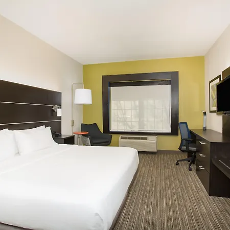 Holiday Inn Express Hotel & Suites Fort Collins By Ihg Exterior photo
