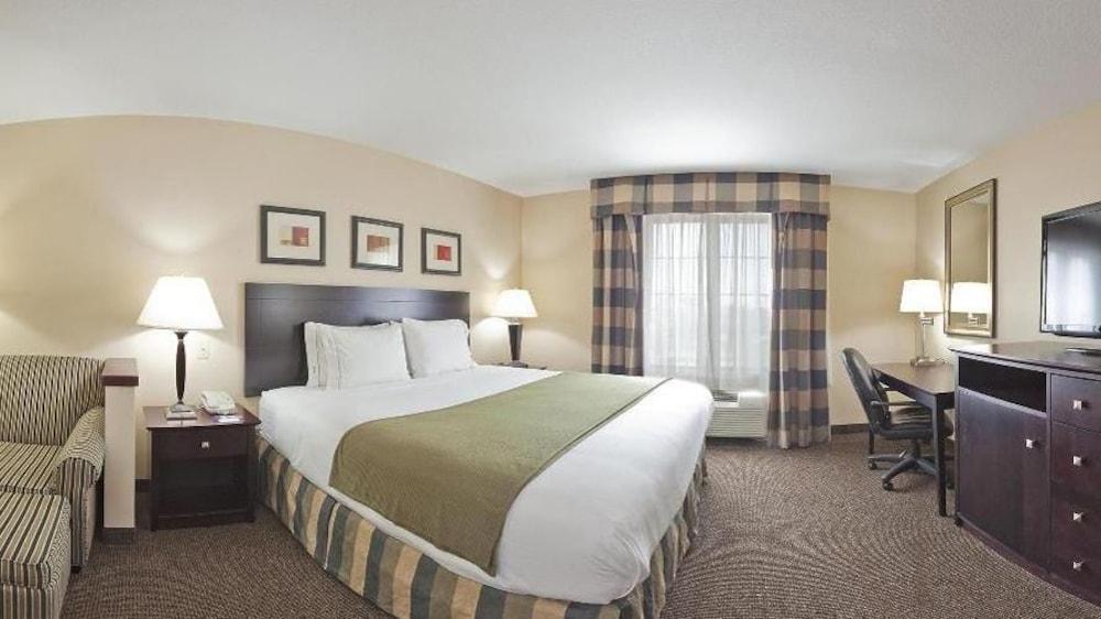 Express & Collins By Ihg Hotel