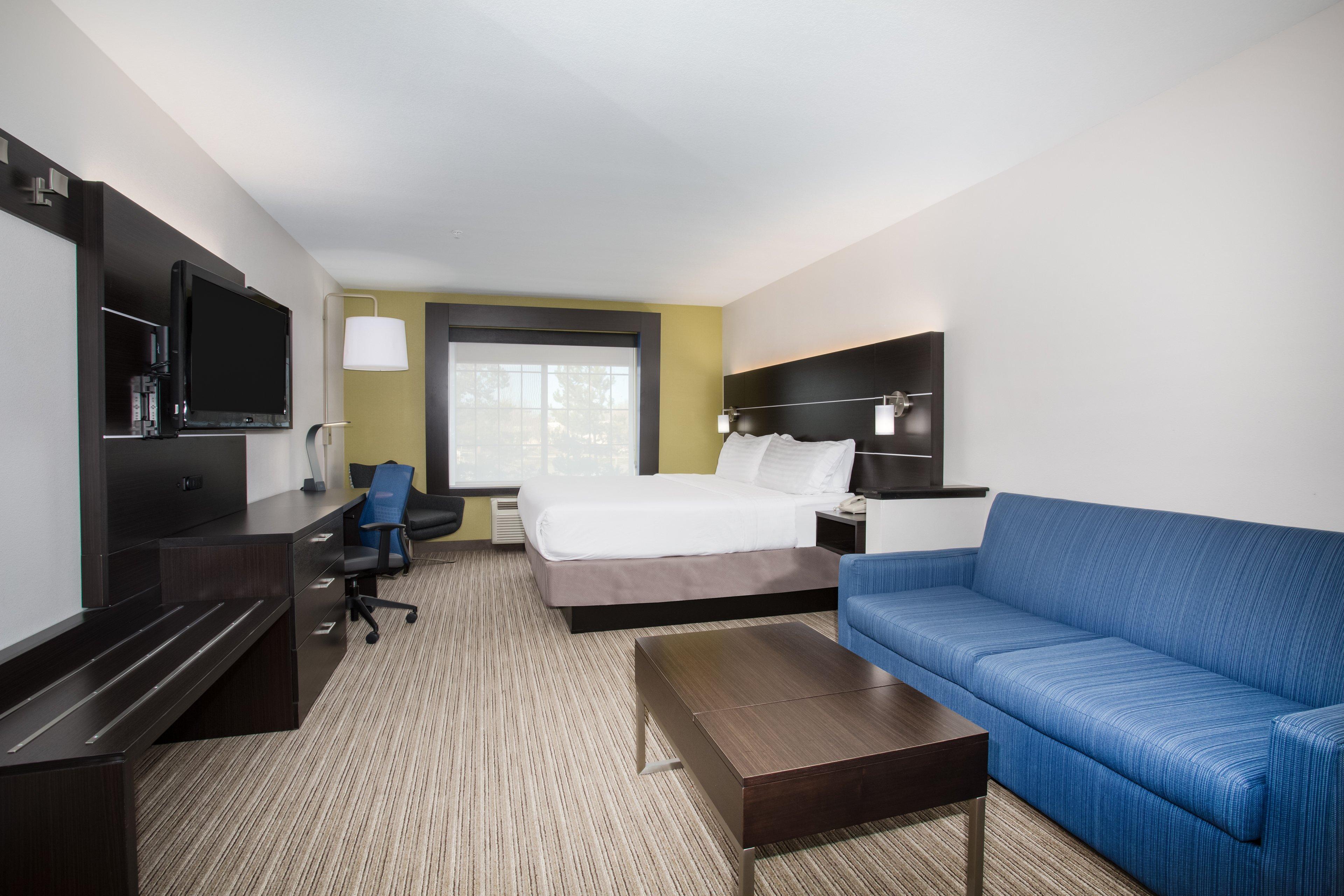 Express & Collins By Ihg Hotel 2*