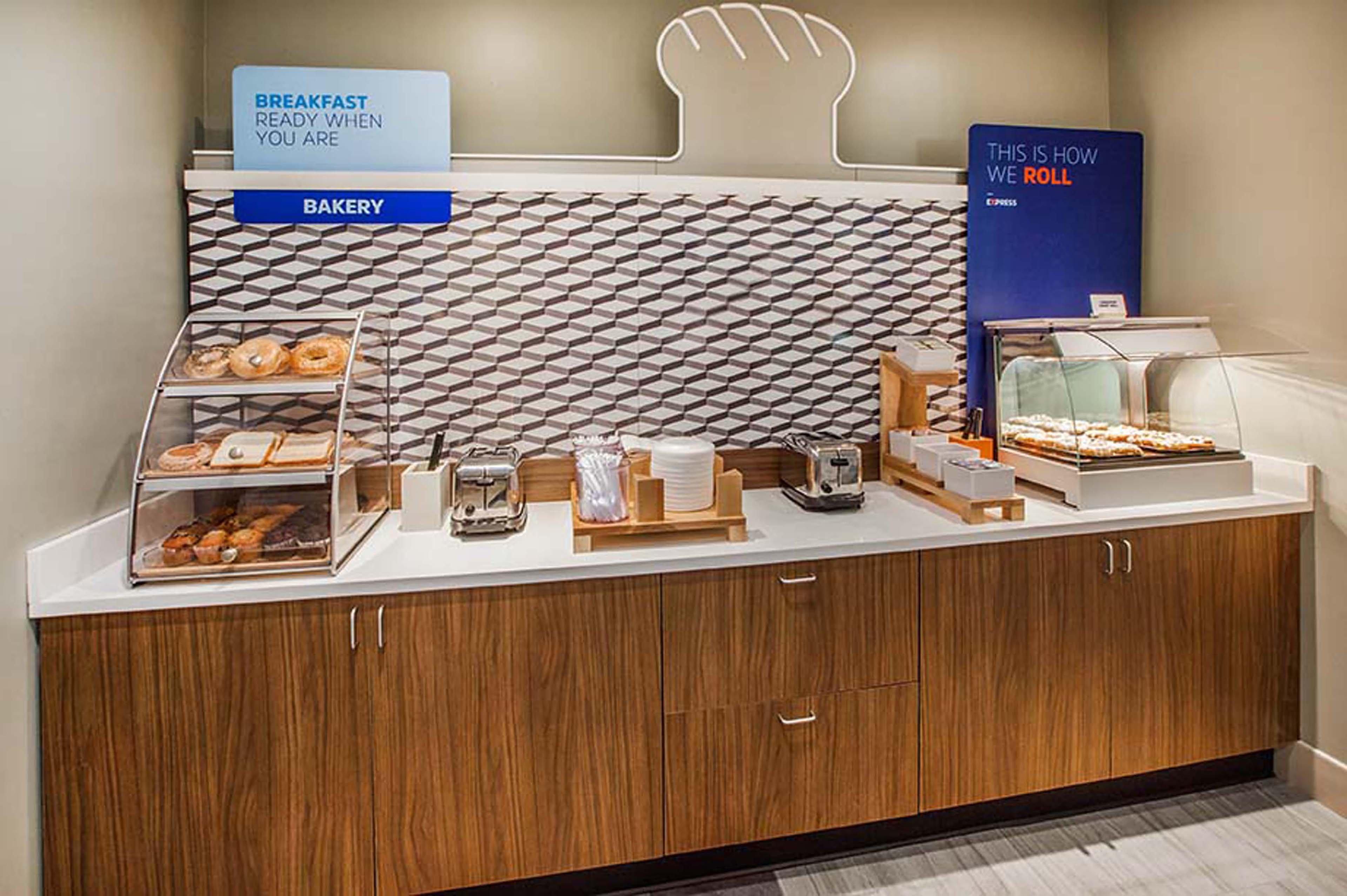 Express & Collins By Ihg 2* Fort Collins