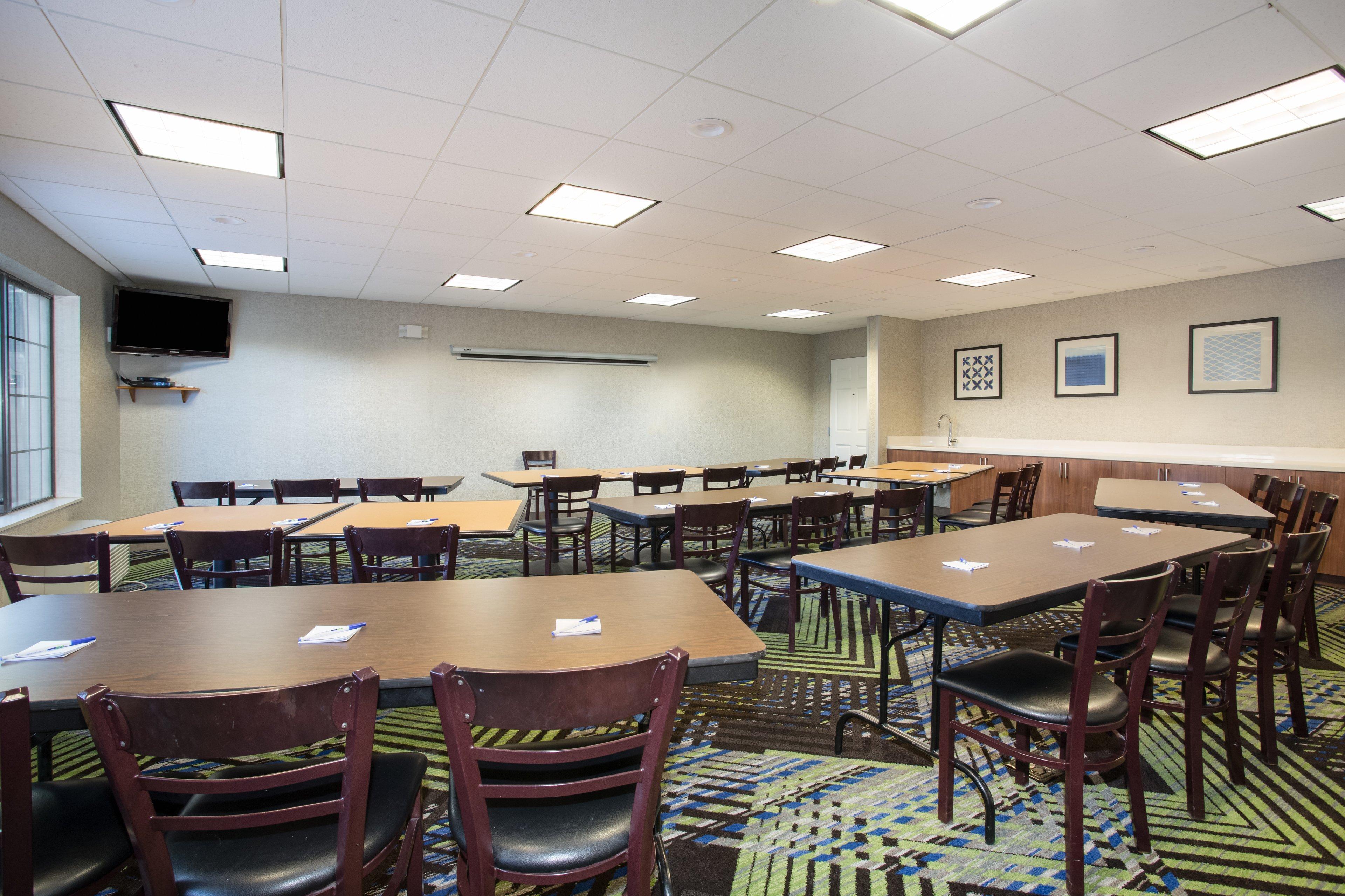 Express & Collins By Ihg Hotel Fort Collins