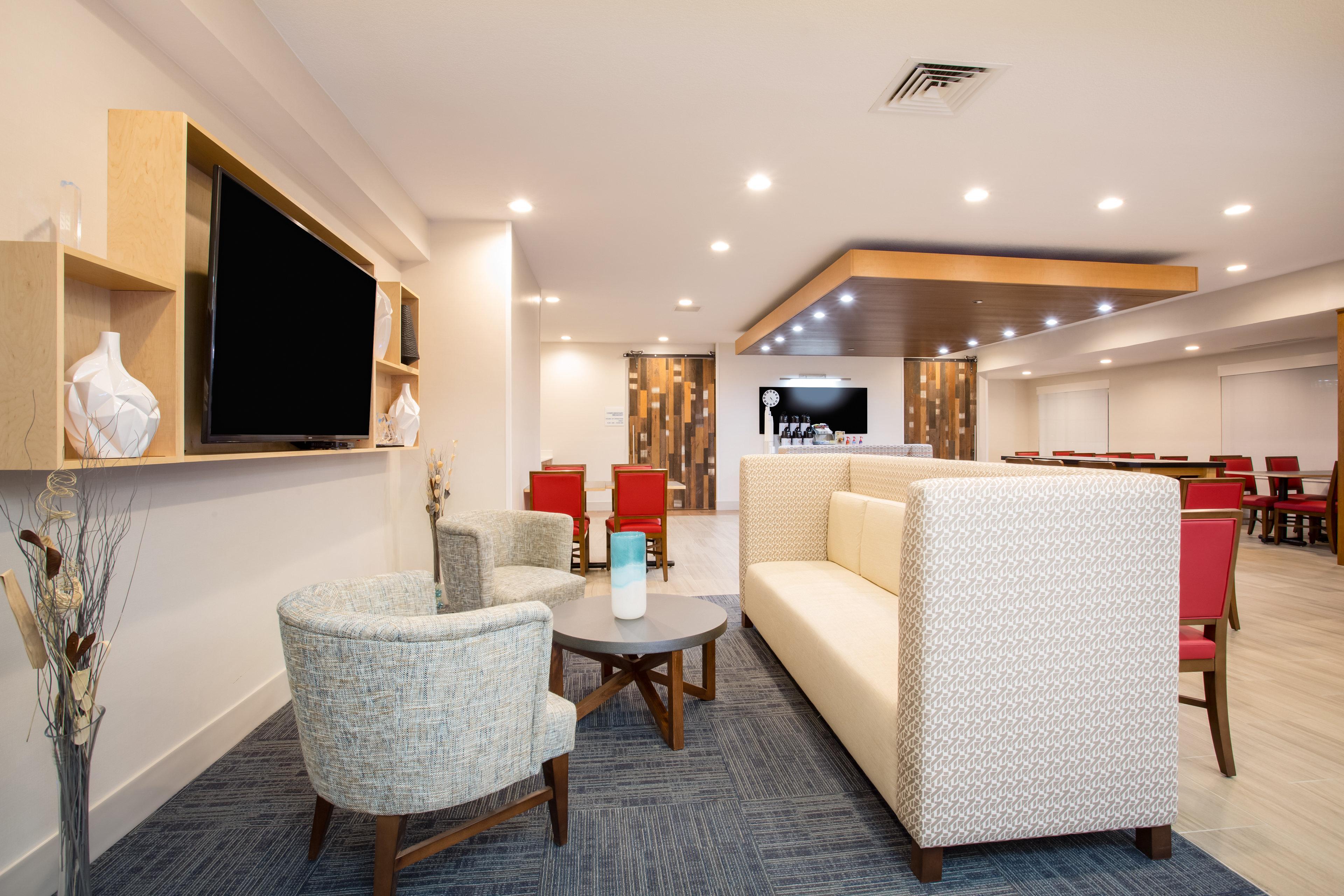 Express & Collins By Ihg Hotel 2*