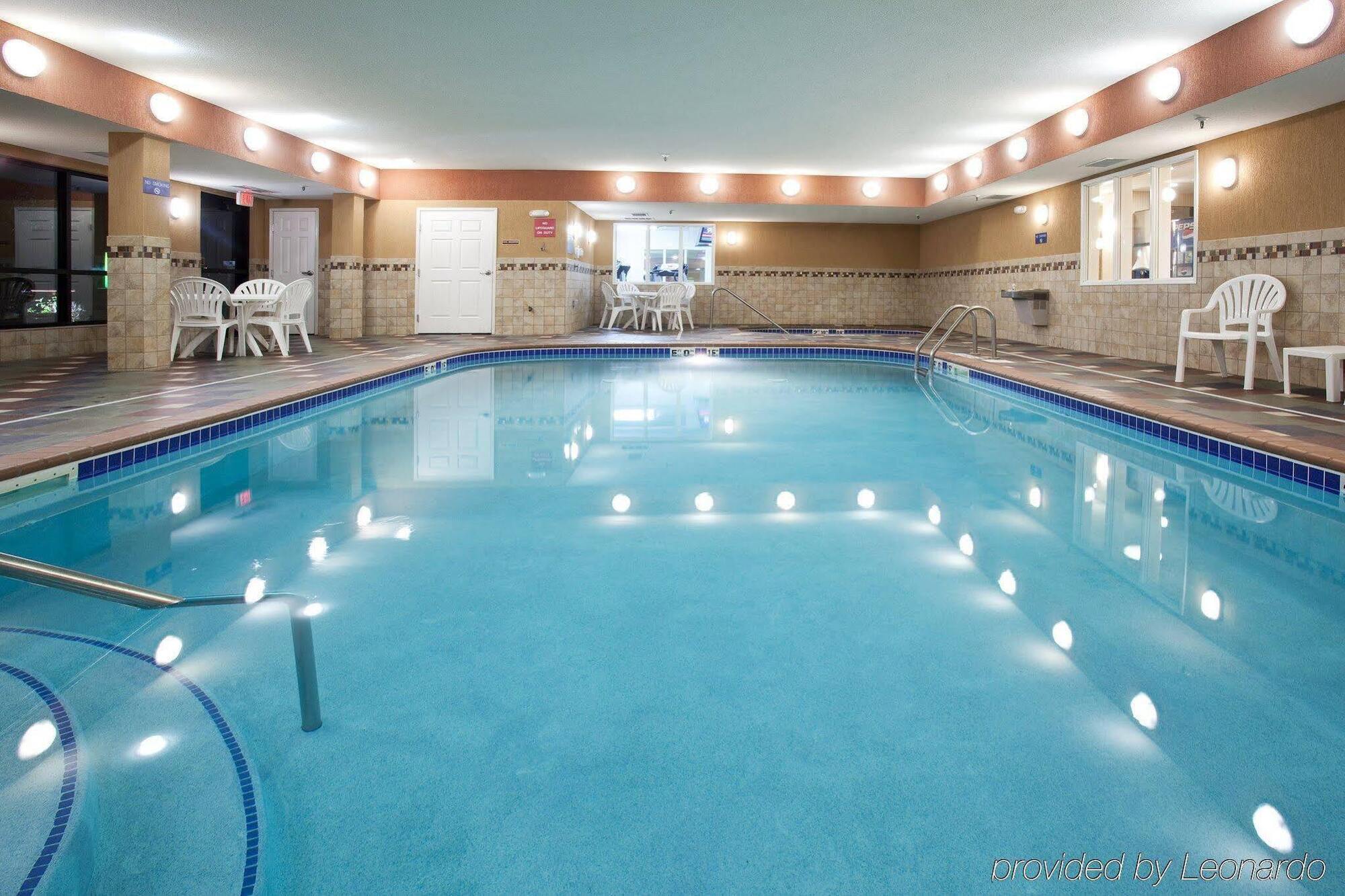 Express & Collins By Ihg 2* Fort Collins
